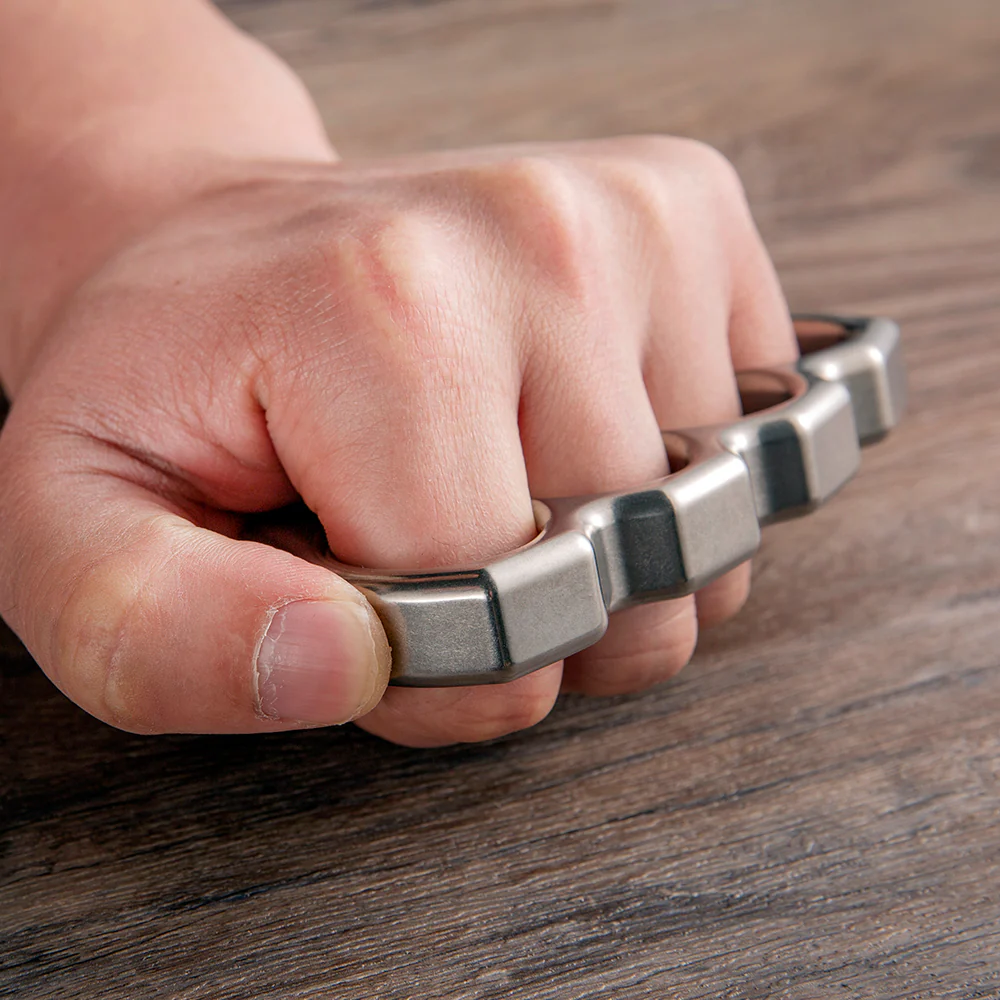 2025 New Full Titanium Edc Weapons Brass Knuckles - Image 3