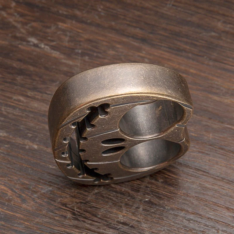Big Pumpkin Antique Finish EDC Brass Knuckles - Image 4